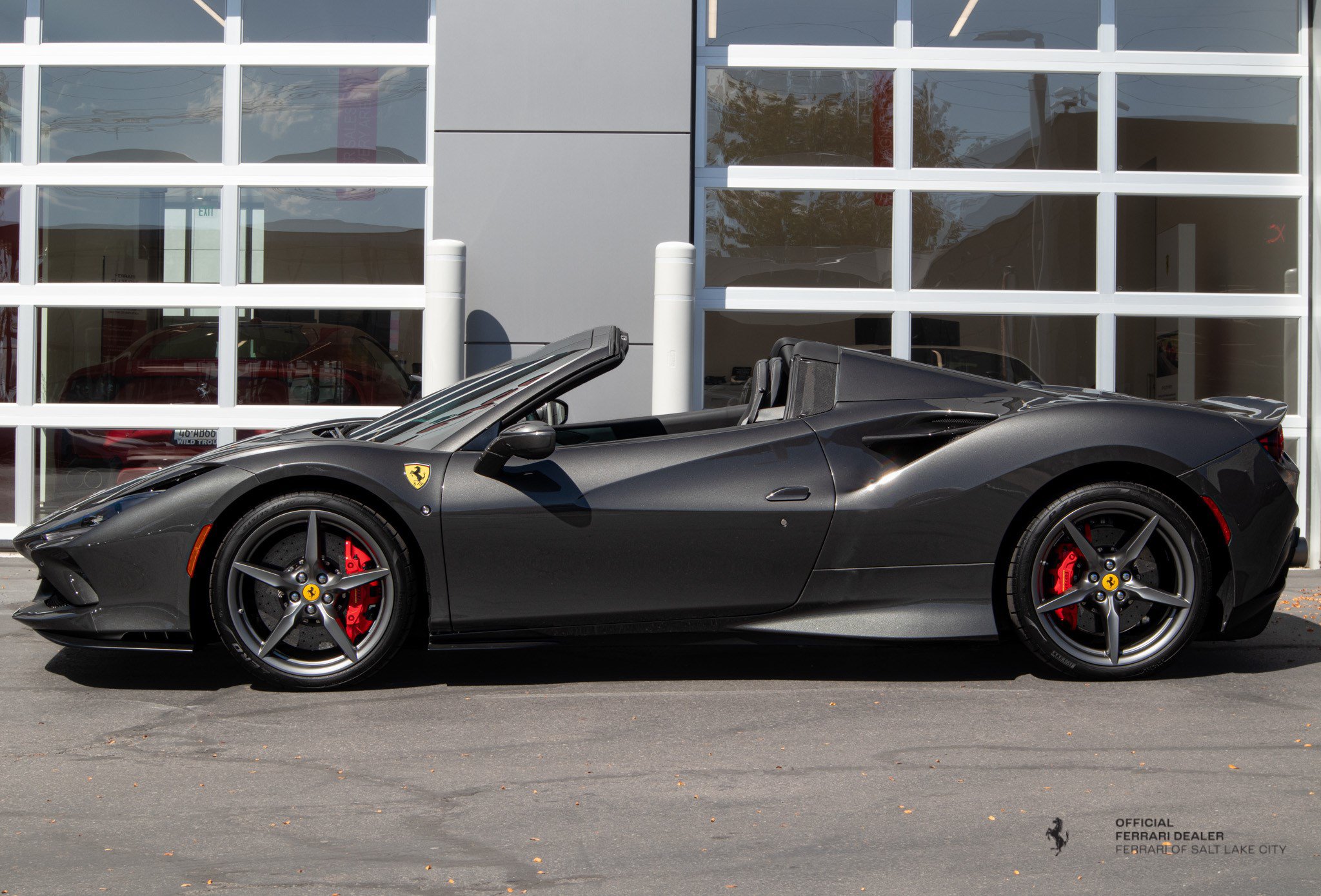Used 2022 Ferrari F8 Tributo RWD image 2