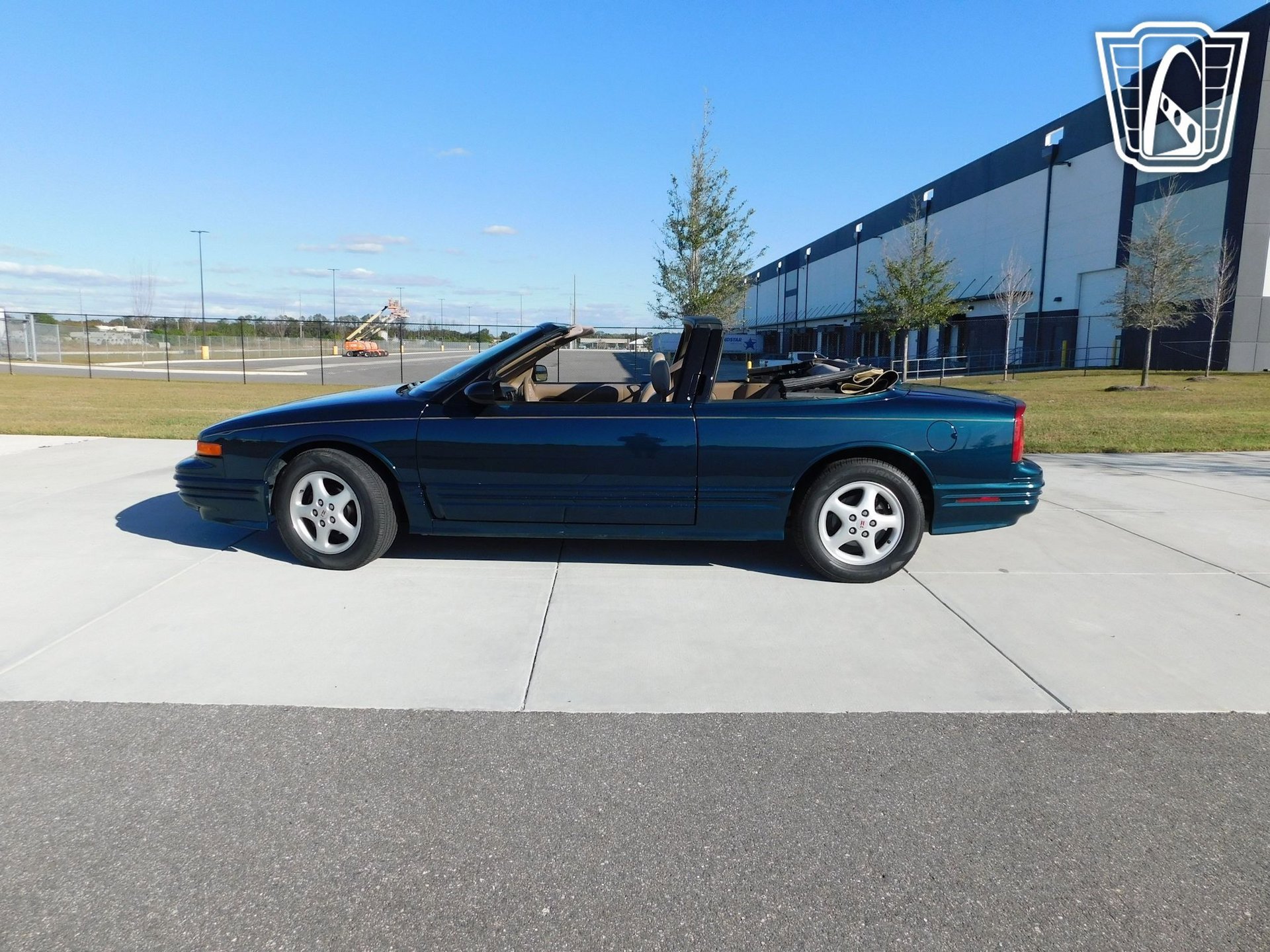 Used 1995 Oldsmobile Cutlass Supreme Convertible image 5