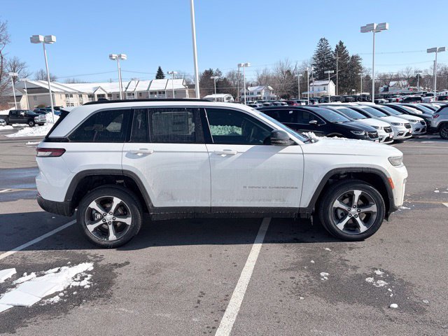 New 2026 Jeep Grand Cherokee Limited w/ Luxury Tech Group II AWD/4WD image 9