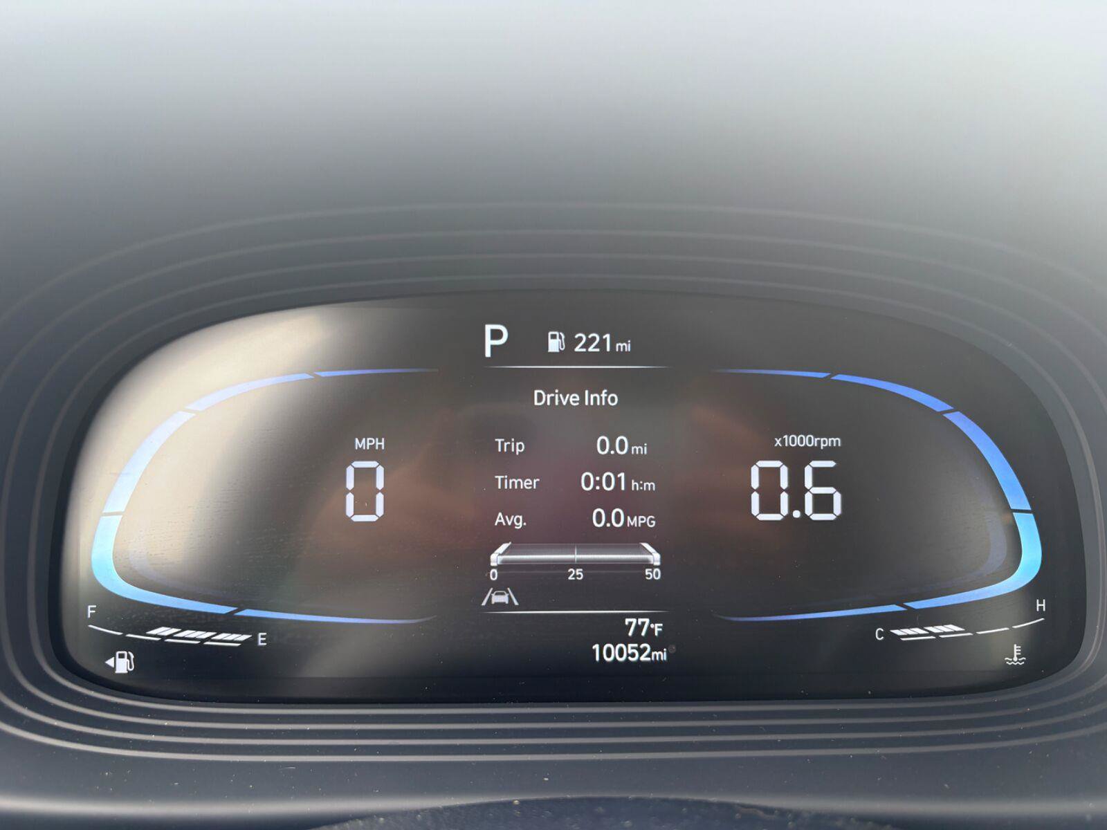 Used 2025 Hyundai Venue Limited FWD image 2