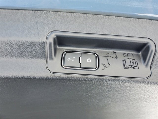 Used 2025 Ford Explorer Active w/ Active Comfort Package image 10