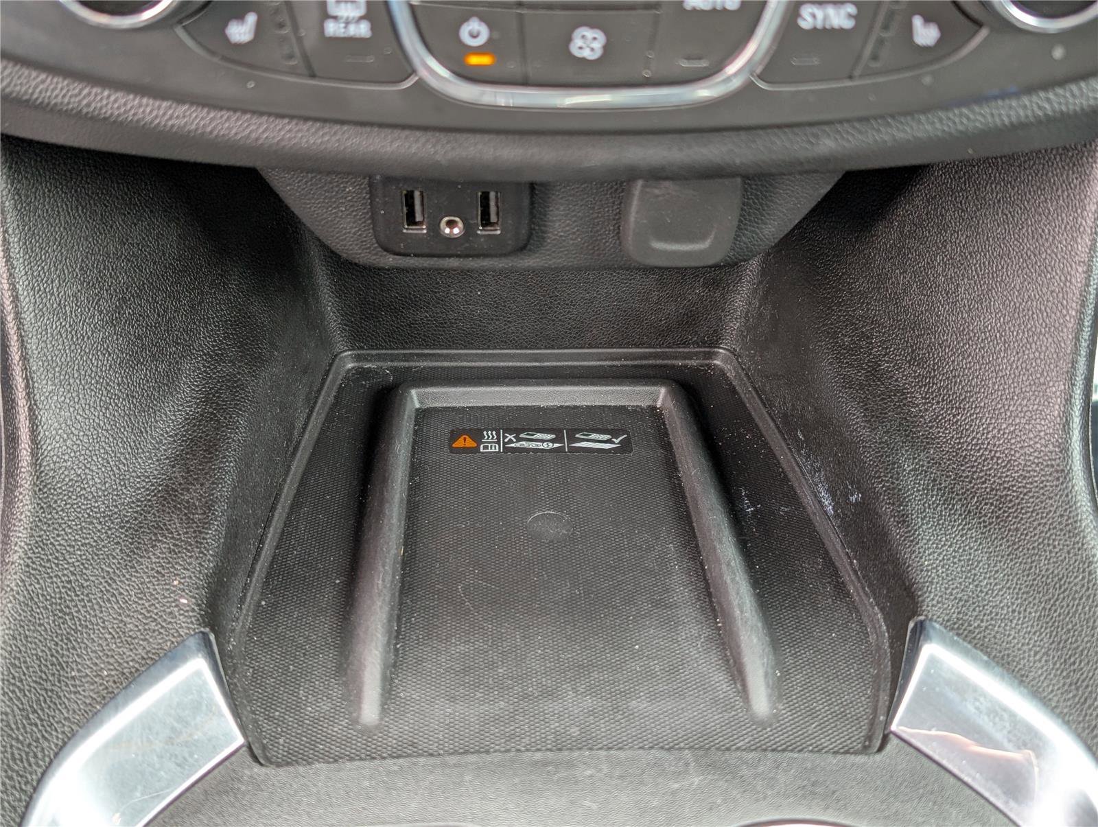 Used 2023 Chevrolet Traverse LT image 25