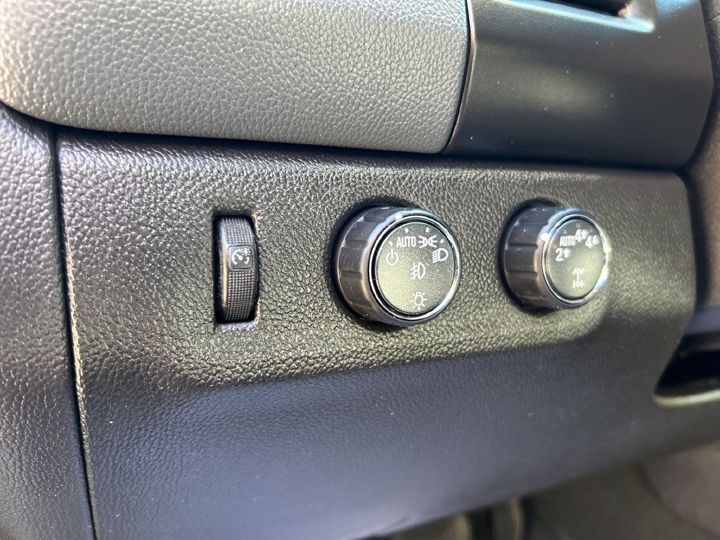 Used 2019 Chevrolet Colorado Z71 w/ Z71 Midnight Edition AWD/4WD image 21