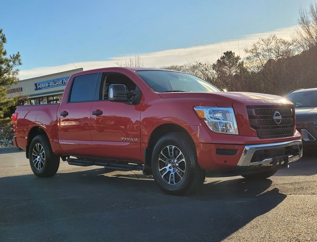 Used 2024 Nissan Titan SV w/ SV Convenience Package image 4