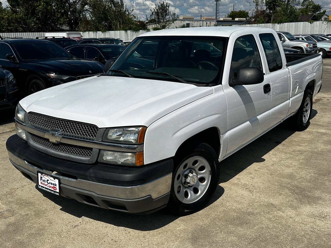 Used 2005 Chevrolet Silverado 1500 W/T RWD image 2