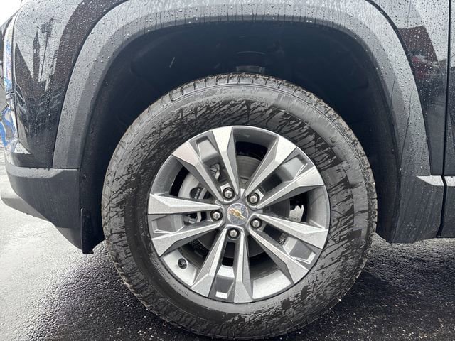 New 2026 Chevrolet Equinox LT w/ Convenience Package II AWD/4WD image 9