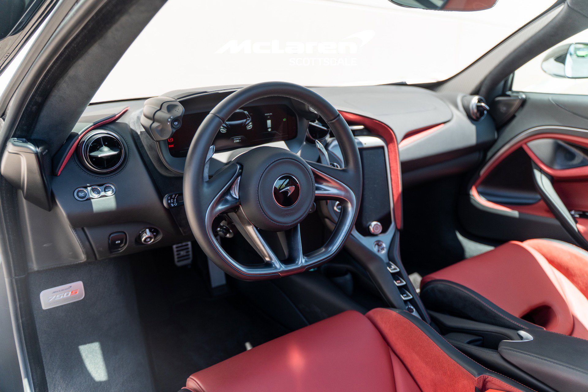 Used 2024 McLaren 750S RWD image 13