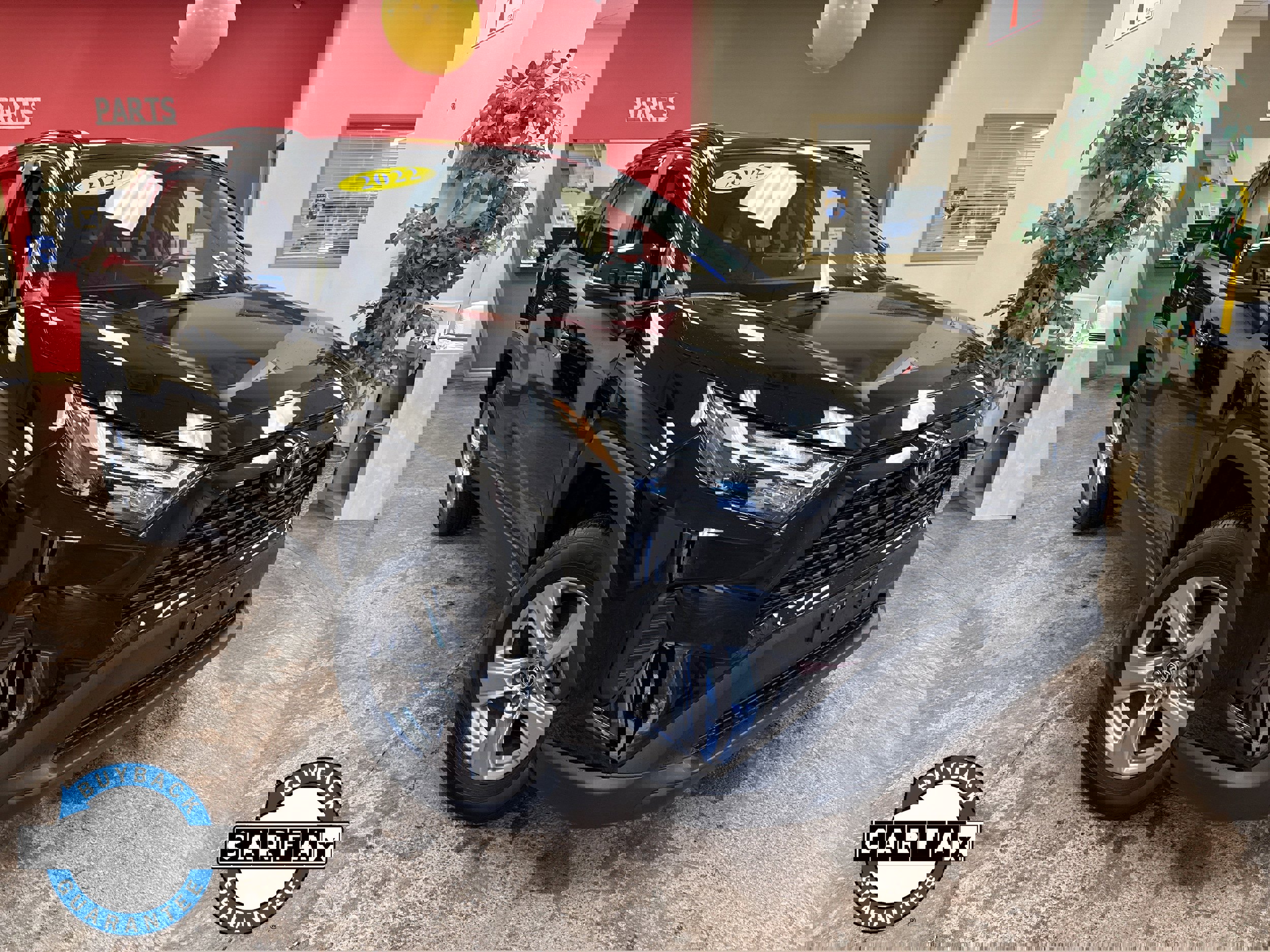 Used 2022 Toyota RAV4 XLE w/ Convenience Package image 1