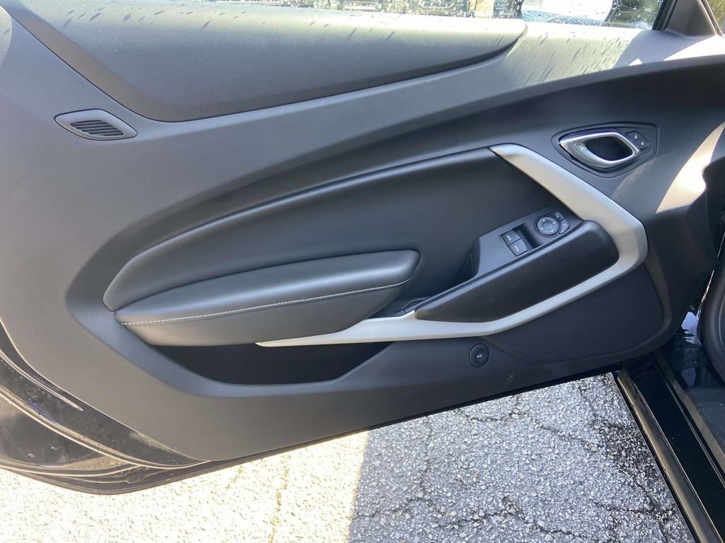 Used 2020 Chevrolet Camaro LT RWD image 10