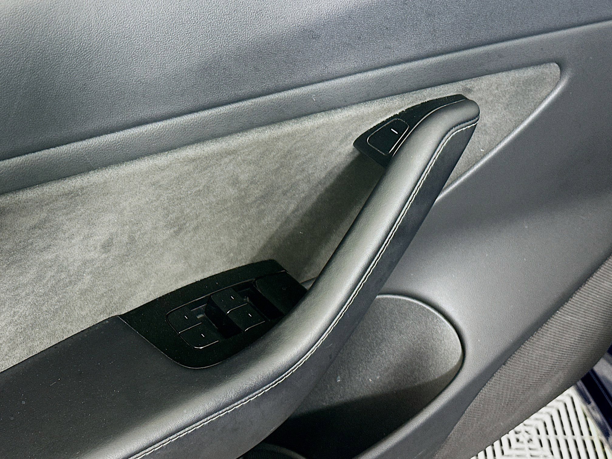 Used 2018 Tesla Model 3 Long Range RWD image 15