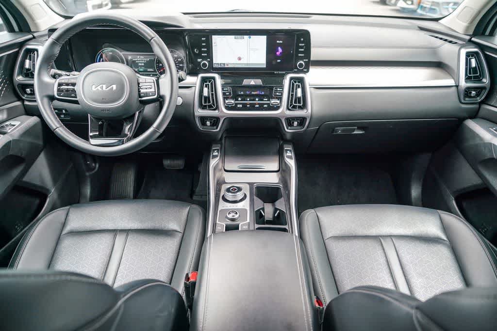 Certified 2023 Kia Sorento EX w/ Panoramic Sunroof Package FWD image 11