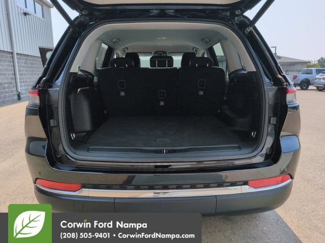 Used 2023 Jeep Grand Cherokee Limited AWD/4WD image 28