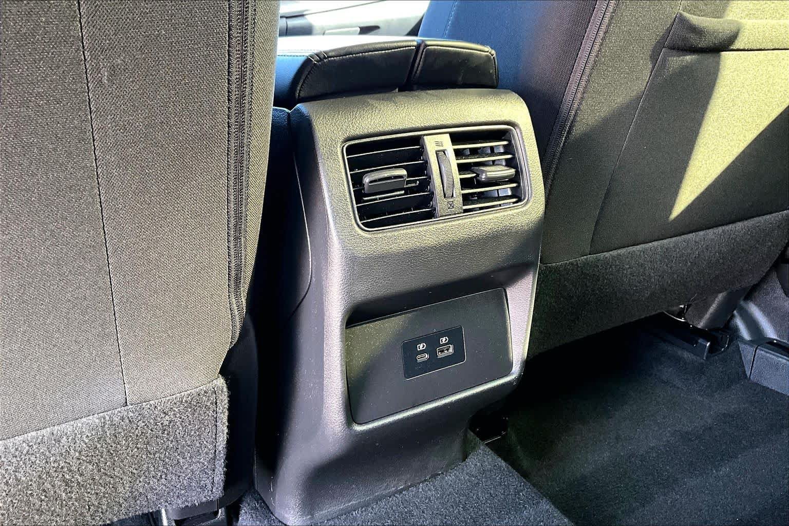 Certified 2023 Nissan Rogue SV FWD image 32