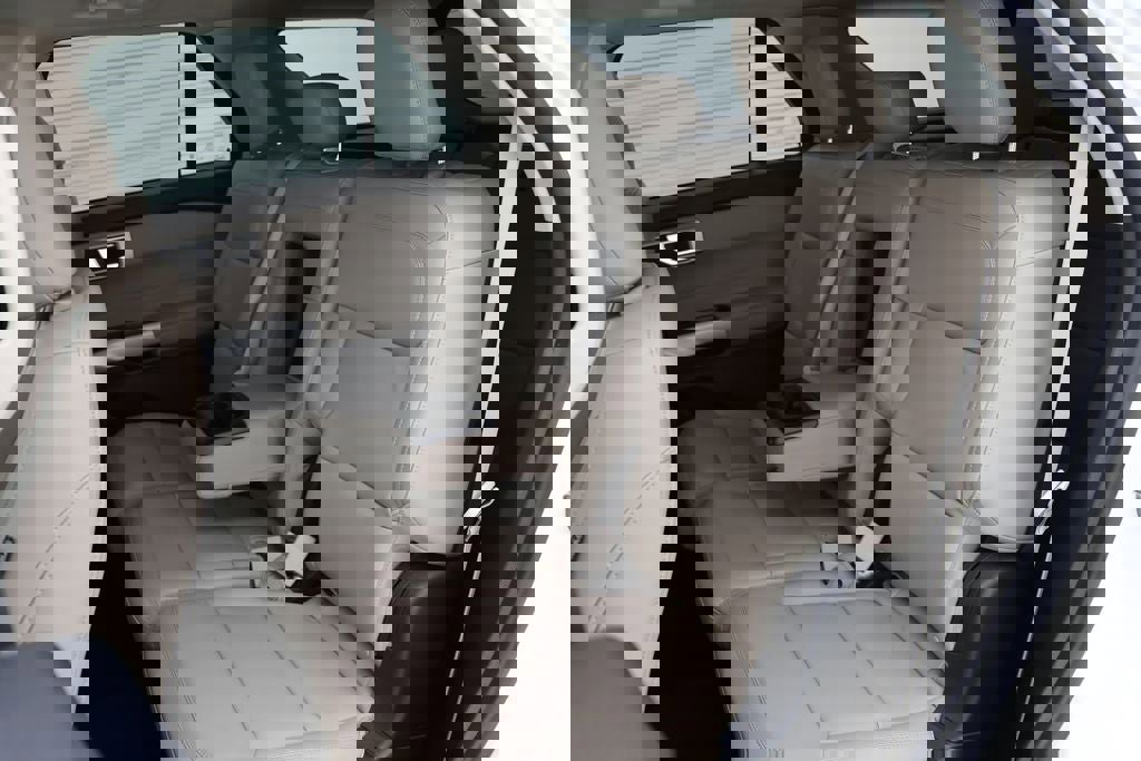 Used 2022 Ford Explorer XLT w/ Equipment Group 202A image 12