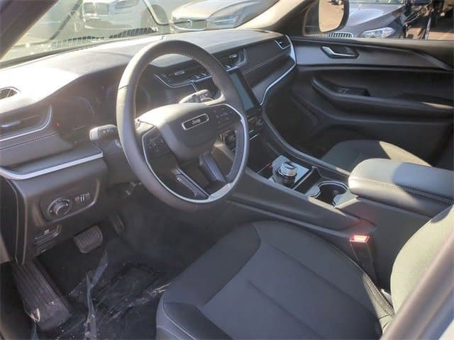 Used 2024 Jeep Grand Cherokee L Laredo w/ Luxury Tech Group I image 9