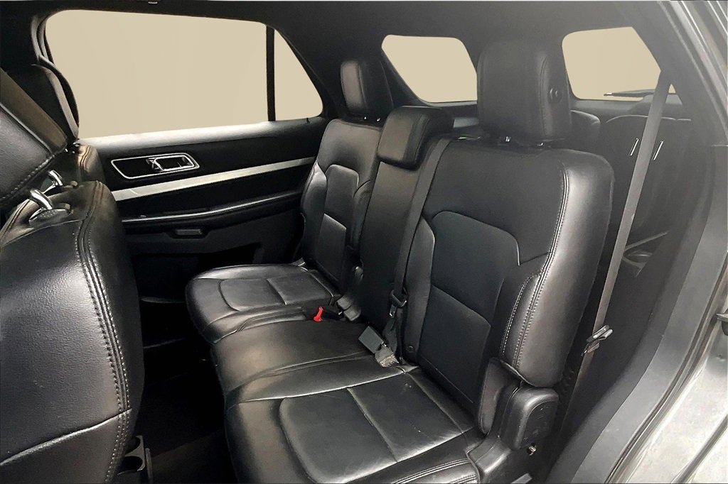 Used 2016 Ford Explorer XLT w/ Equipment Group 202A image 22