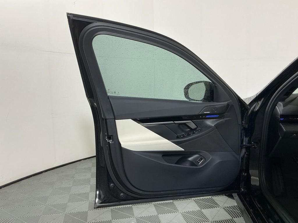 Certified 2025 BMW 530i w/ M Sport Package RWD image 19