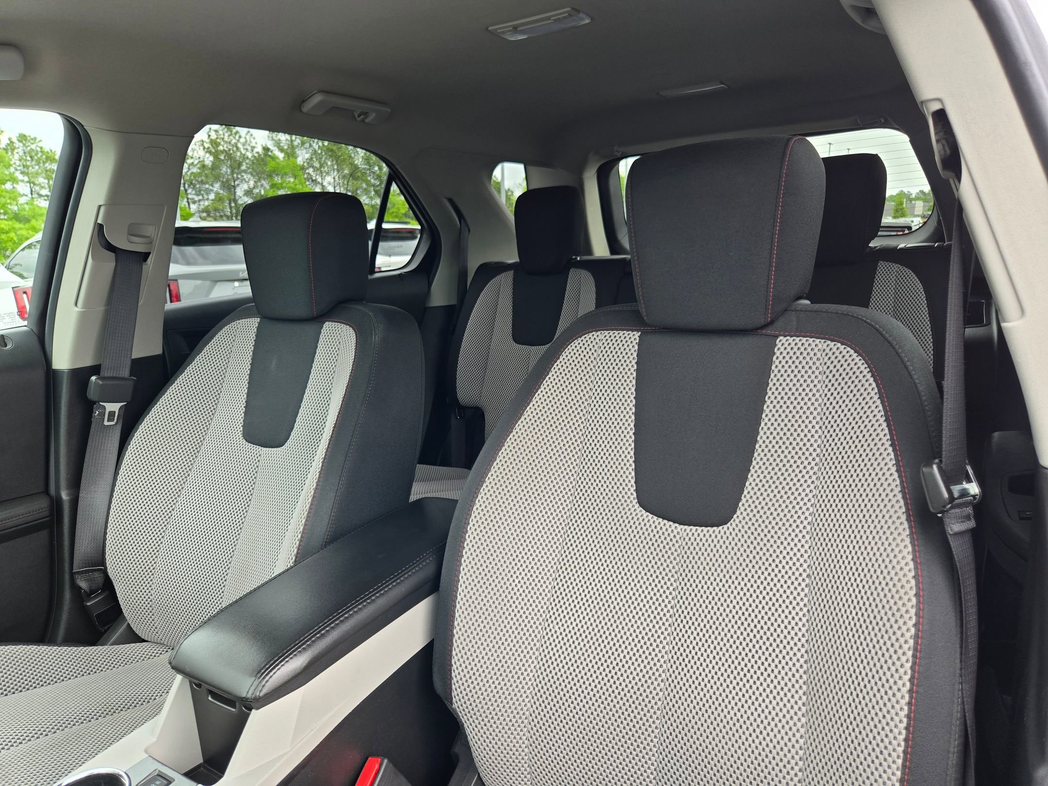 Used 2017 Chevrolet Equinox LS image 24