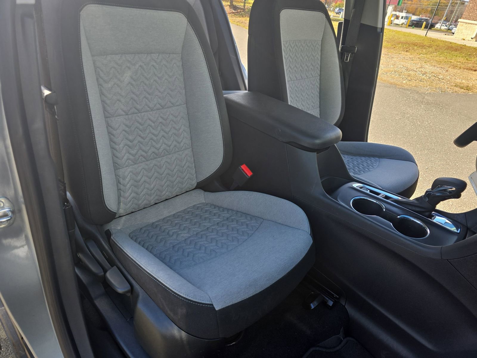 Used 2023 Chevrolet Equinox LS image 16