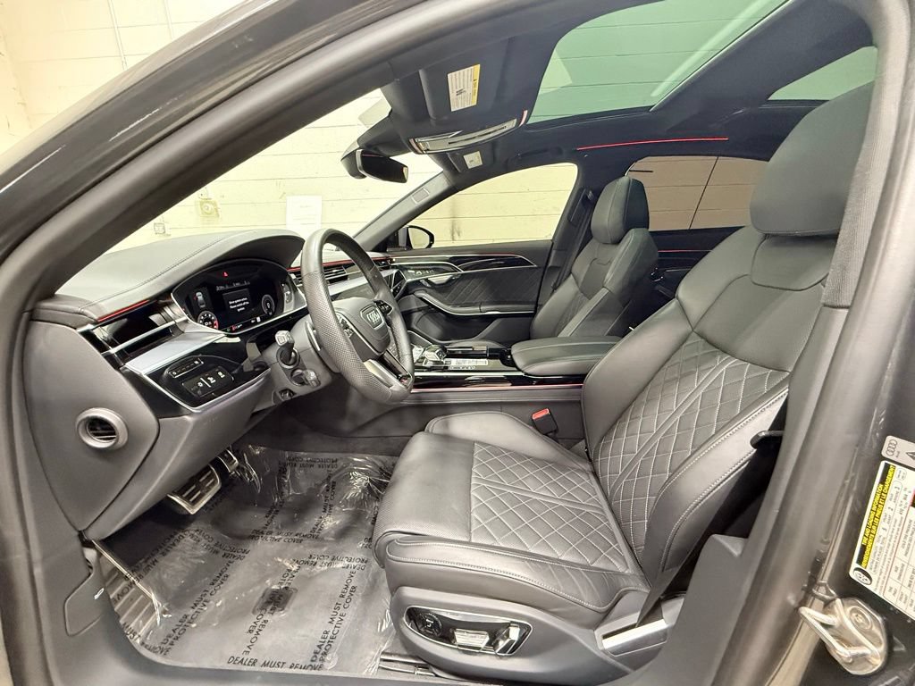 Used 2023 Audi S8 AWD/4WD image 24