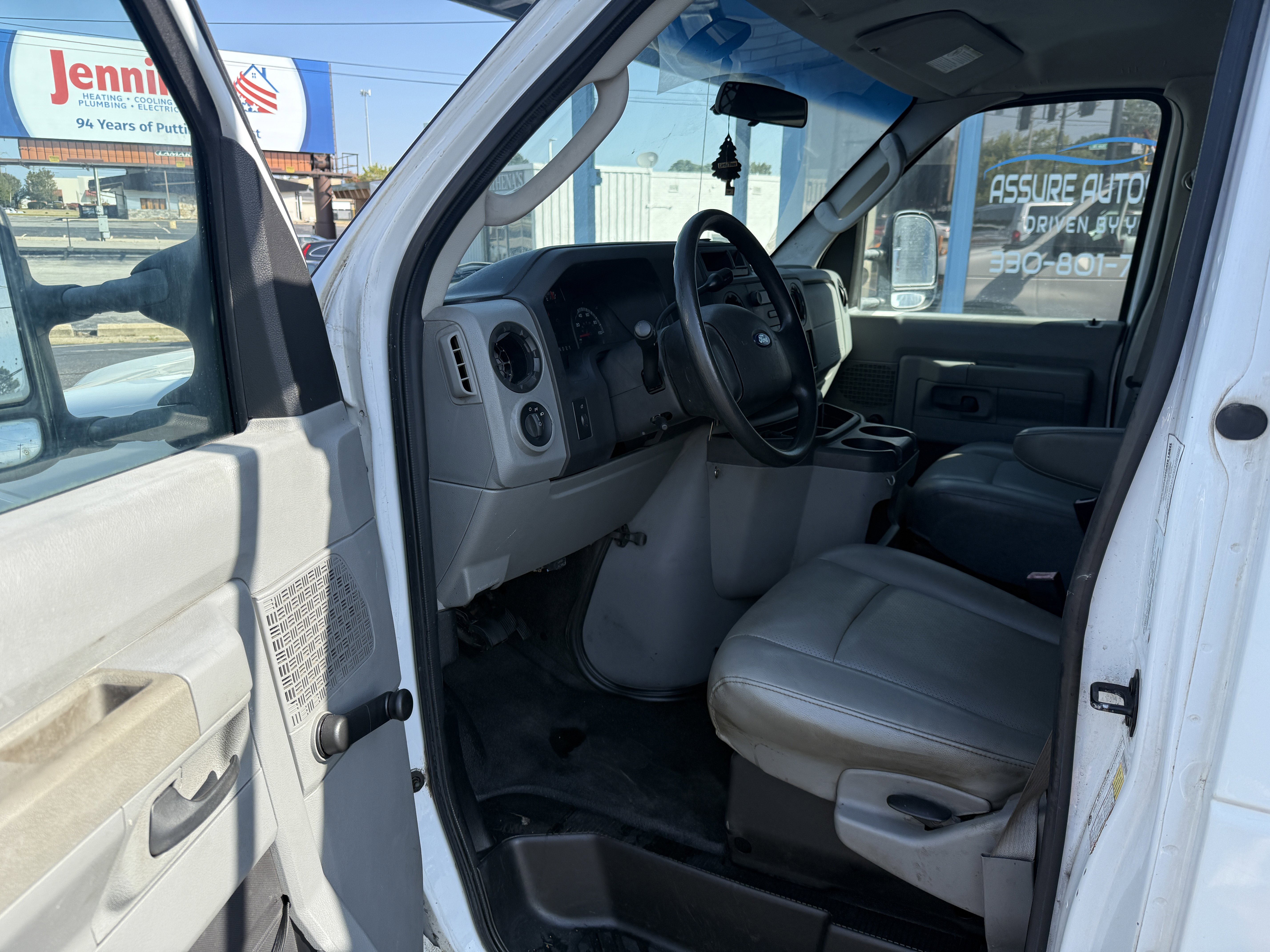 Used 2009 Ford E-350 and Econoline 350 Super Duty image 9