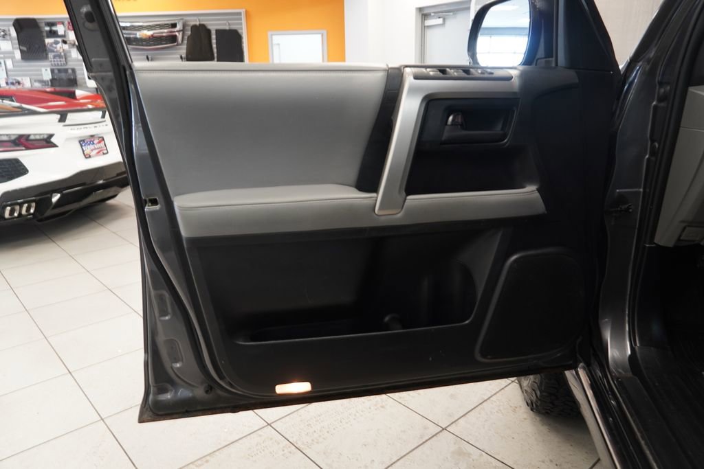 Used 2013 Toyota 4Runner SR5 w/ Premium Pkg image 6