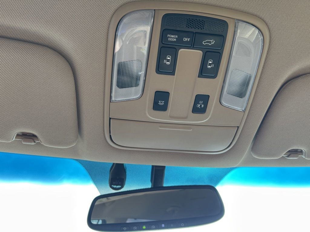 Used 2016 Kia Sedona SX FWD image 16