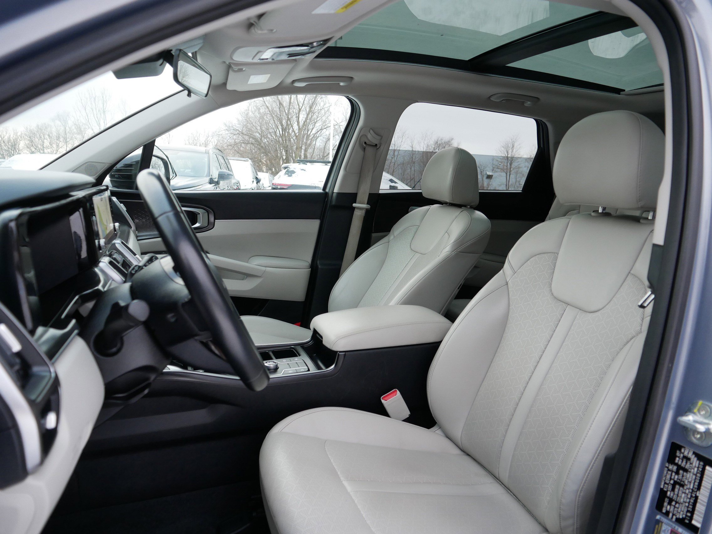 Certified 2022 Kia Sorento S w/ Panoramic Sunroof Package image 35