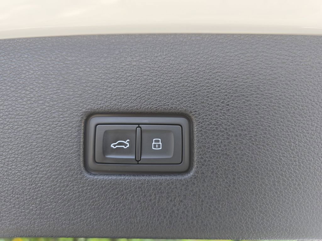 Certified 2025 Audi Q8 Premium Plus w/ Premium Plus Package image 29
