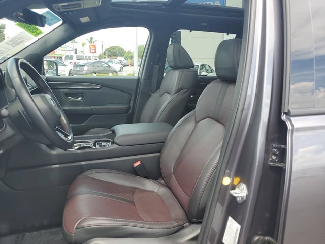Certified 2025 Honda Pilot Black Edition image 19