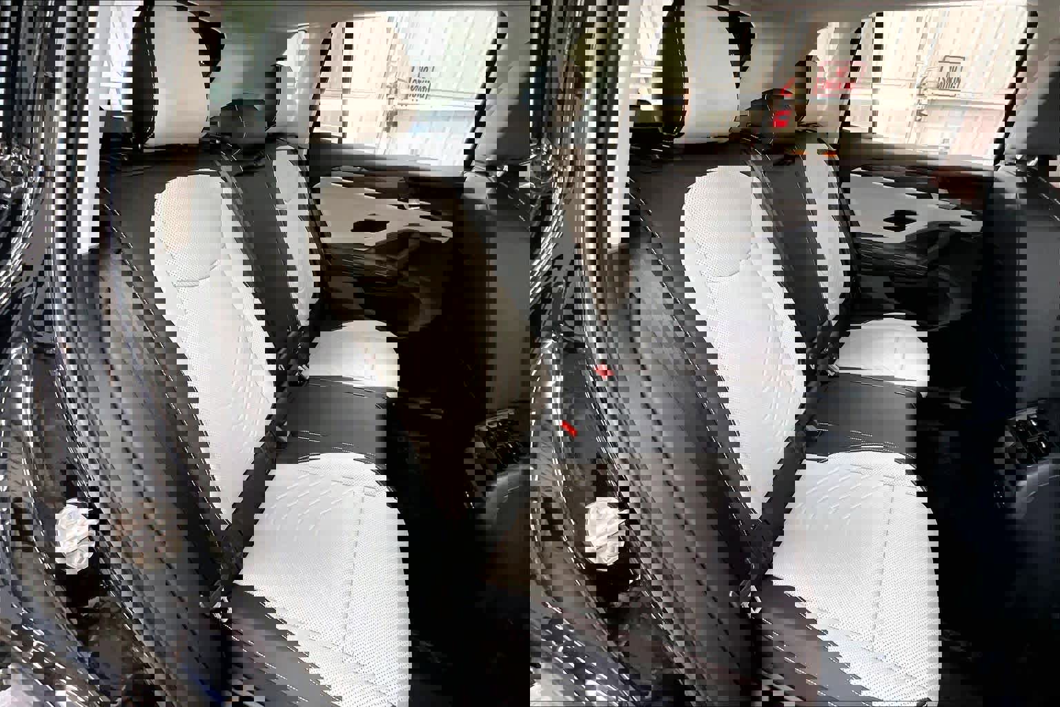 Used 2025 Volkswagen Tiguan SE image 29