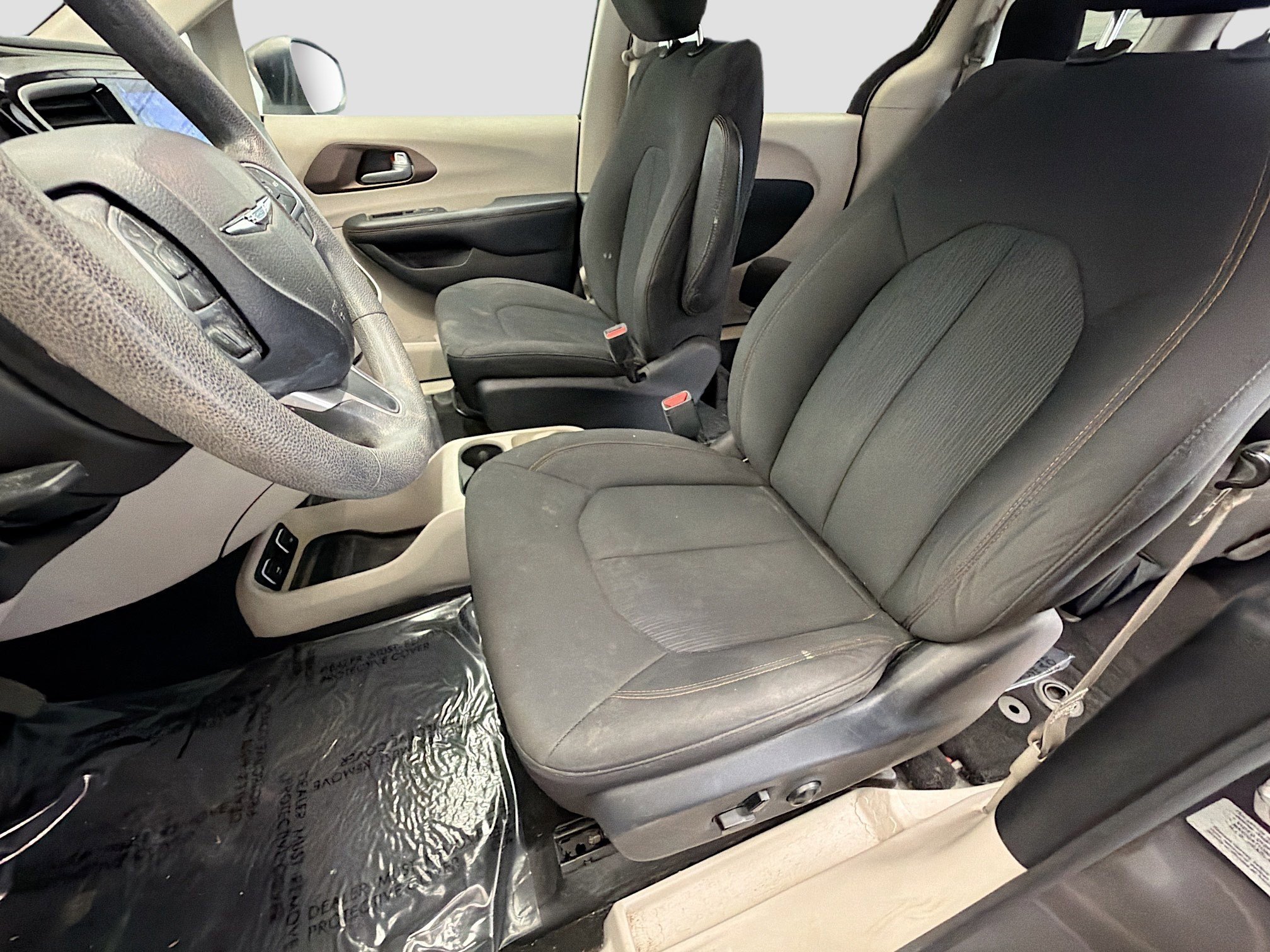 Used 2017 Chrysler Pacifica Touring image 11