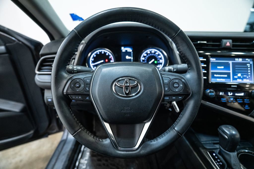 Certified 2020 Toyota Camry SE image 16