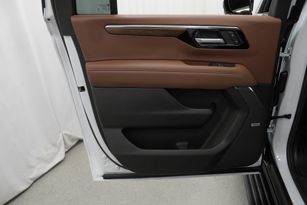 New 2026 Chevrolet Suburban High Country AWD/4WD image 28