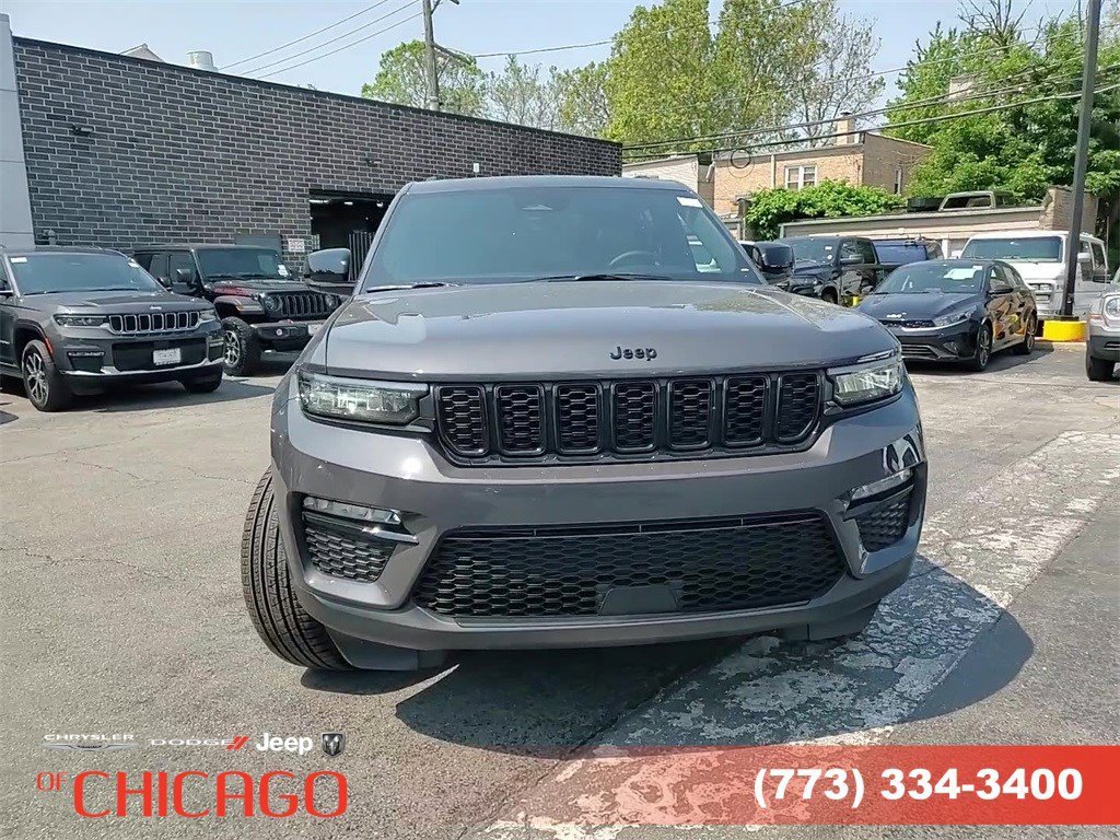 New 2025 Jeep Grand Cherokee Limited w/ Black Appearance Package image 2