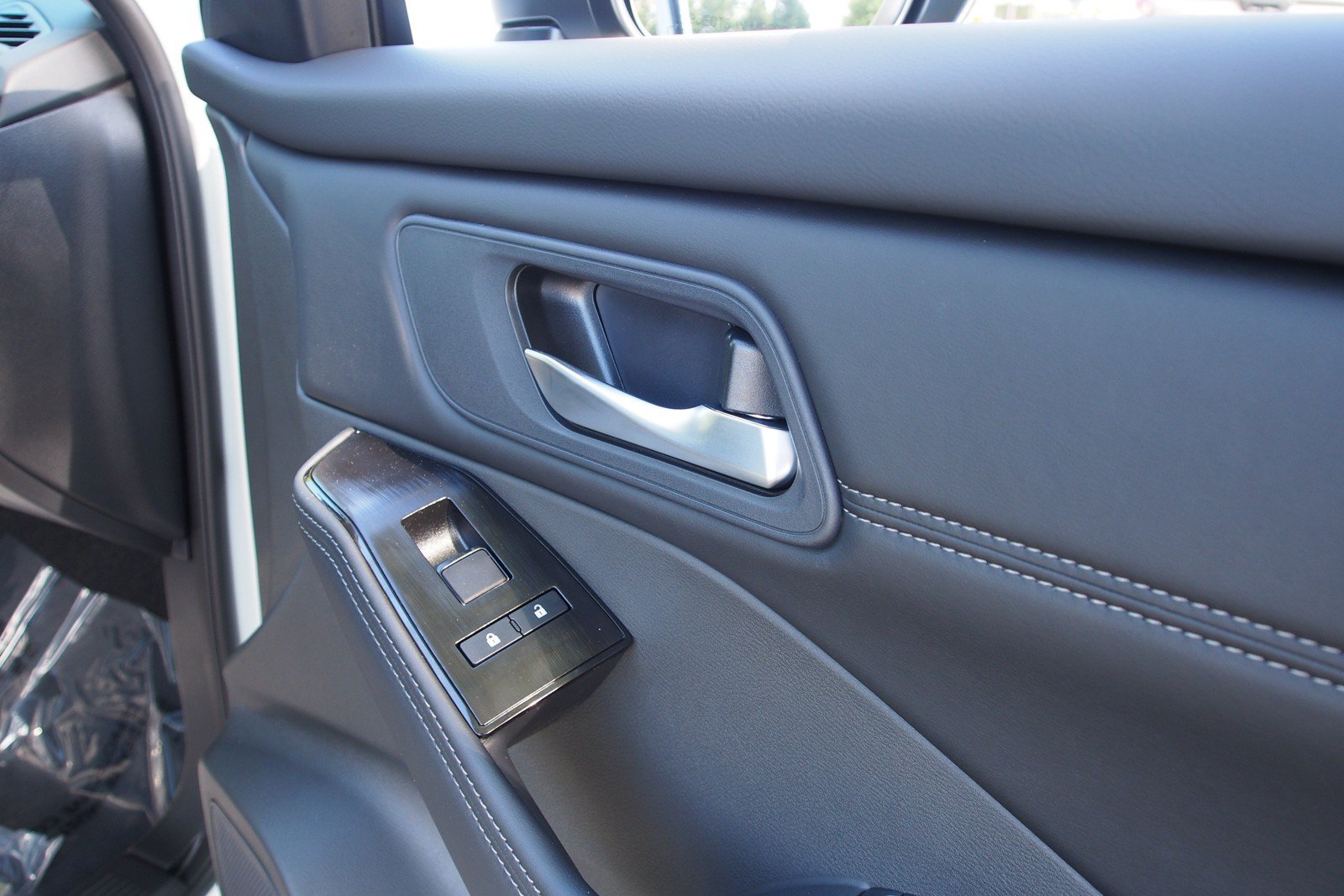 New 2026 Nissan Rogue Dark Armor FWD image 13