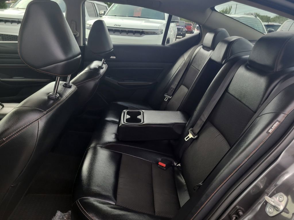 Used 2022 Nissan Altima 2.5 SR w/ Midnight Edition Package FWD image 13