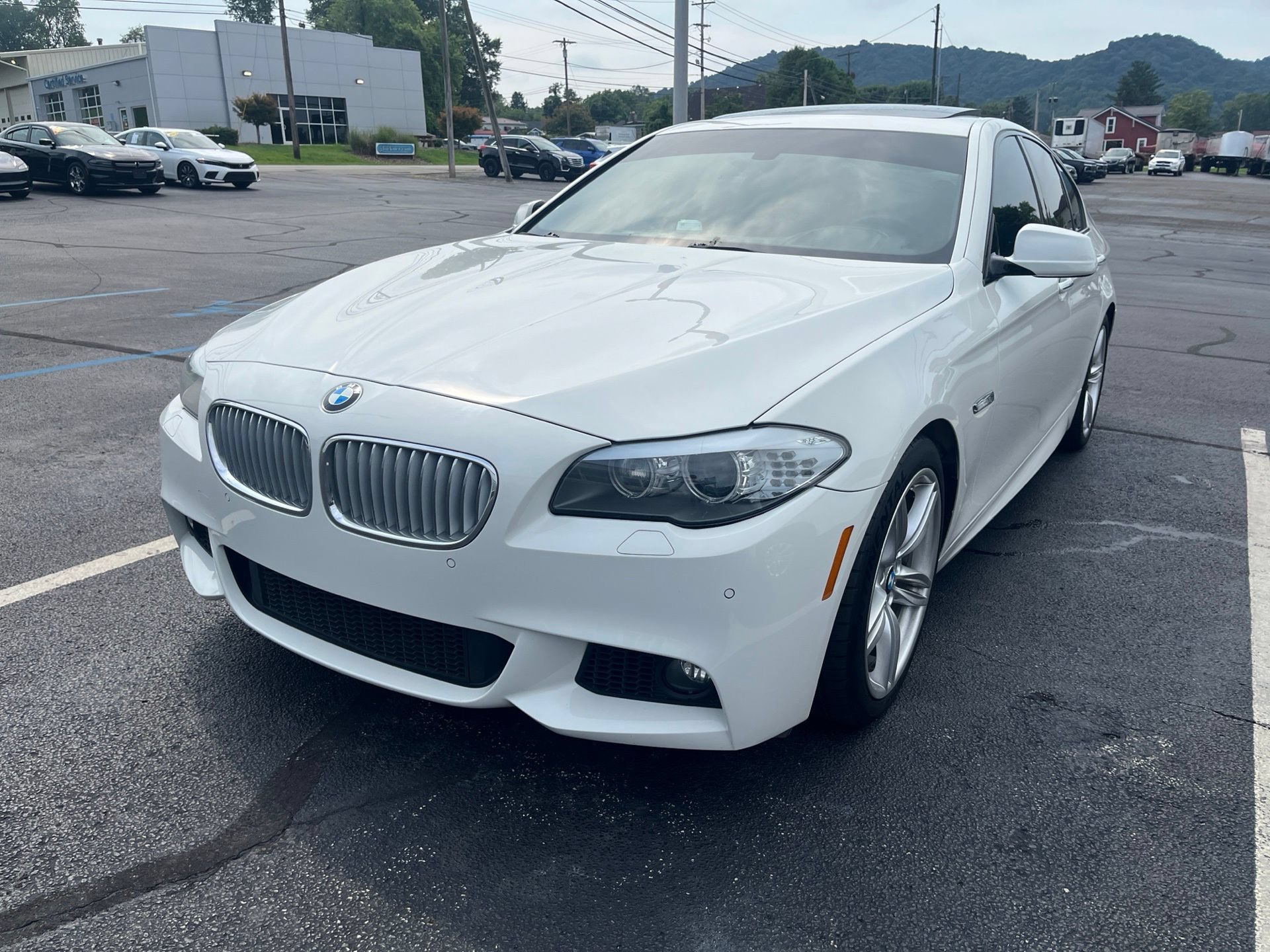 Used 2013 BMW 550i Sedan RWD image 2