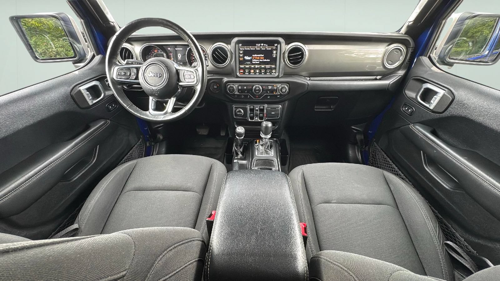 Used 2019 Jeep Wrangler Unlimited Sahara AWD/4WD image 12