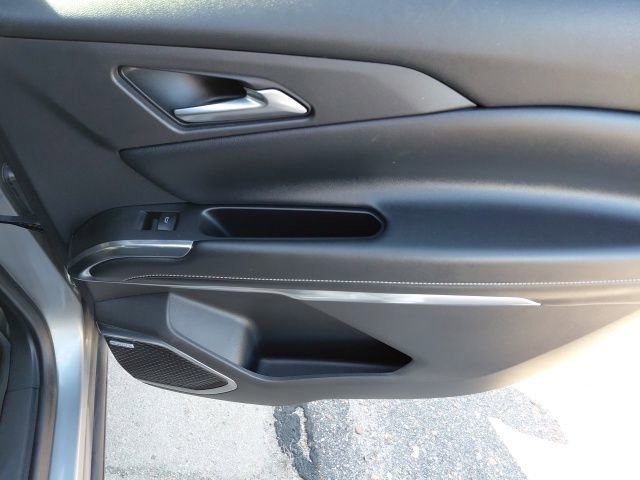 Used 2025 Chevrolet Traverse LT w/ Enhanced Driving Package image 30