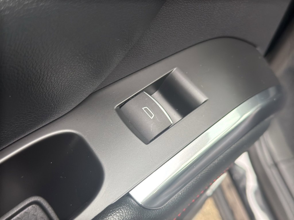 Used 2024 Chevrolet Traverse RS w/ LPO, Floor Liner Package image 32