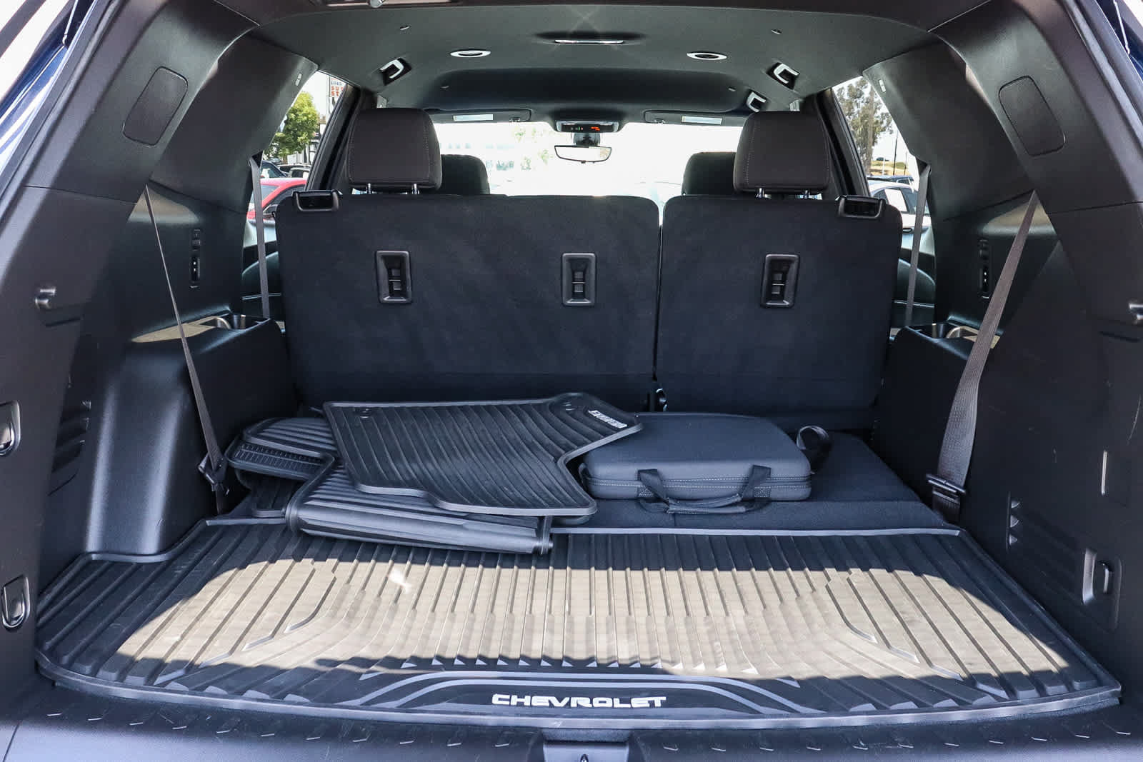 Used 2023 Chevrolet Traverse LT FWD image 23