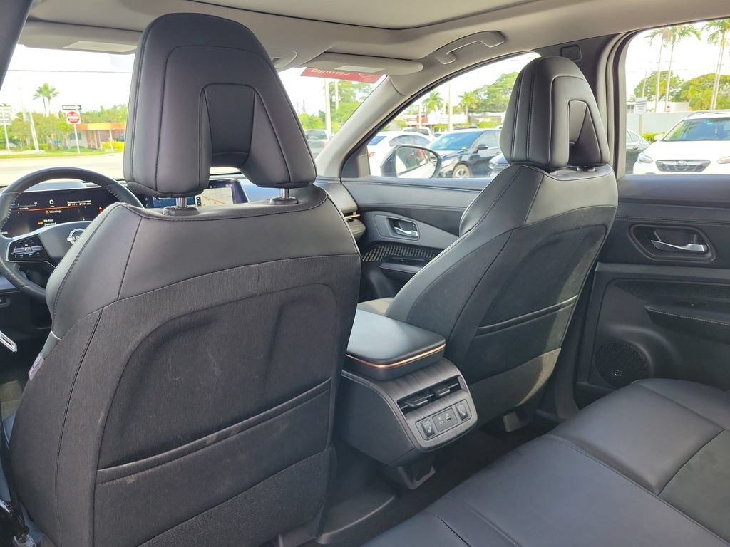 Certified 2023 Nissan Ariya FWD image 18