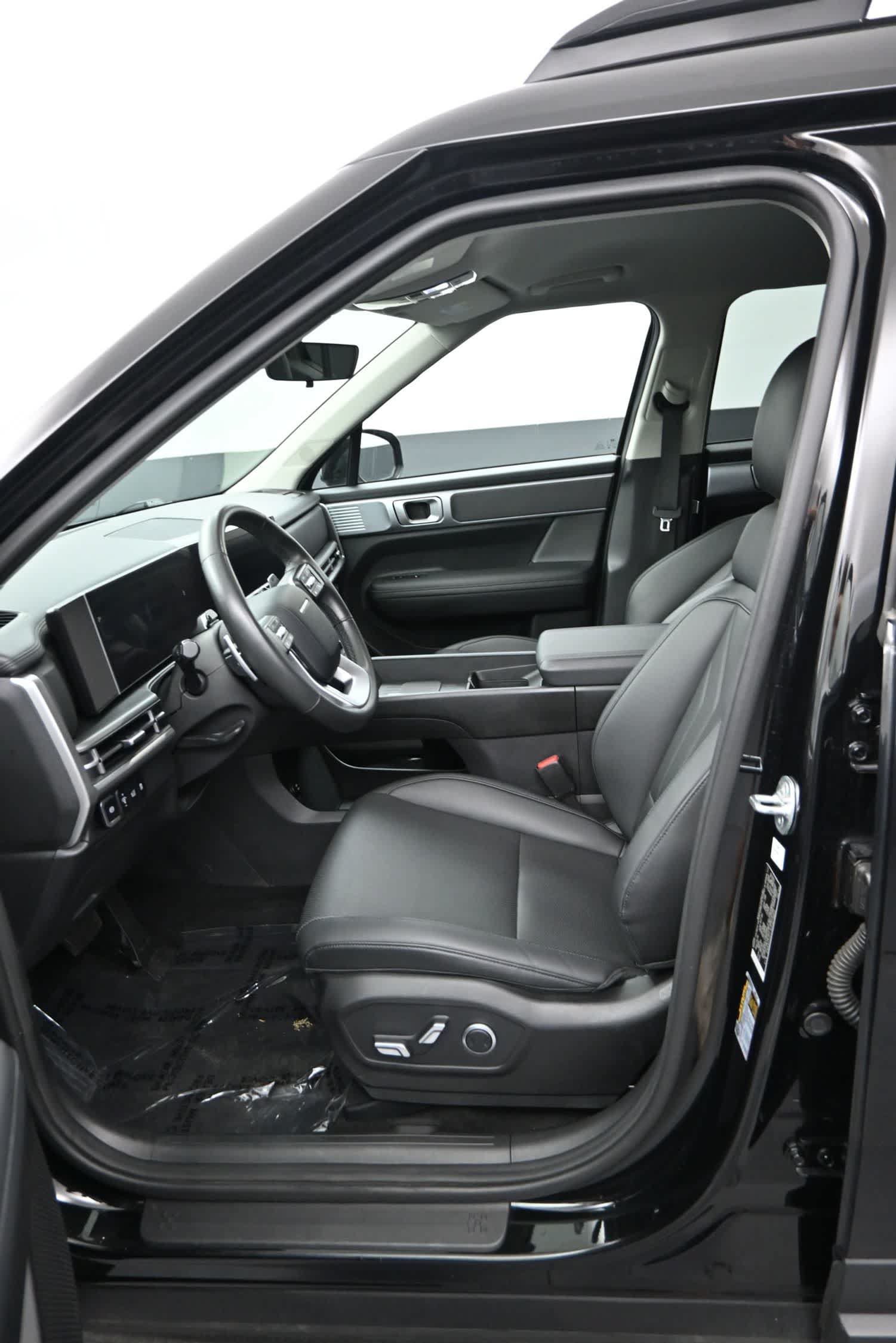 Certified 2025 Hyundai Santa Fe SEL AWD/4WD image 11