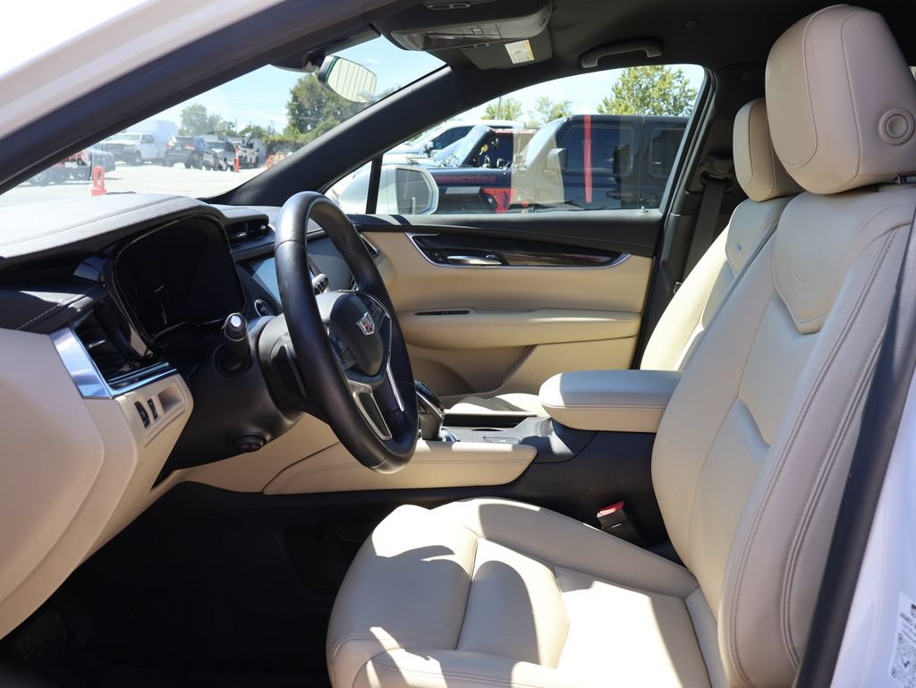 Used 2017 Cadillac XT5 FWD image 22