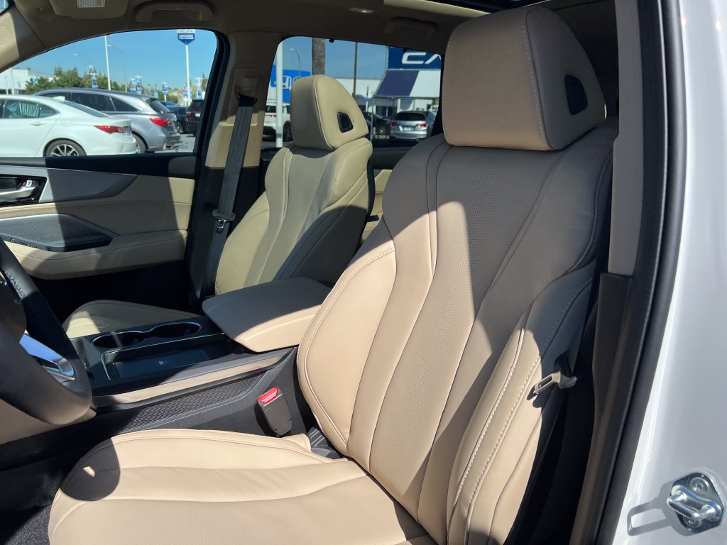 Certified 2026 Acura MDX w/ Technology Package AWD/4WD image 16