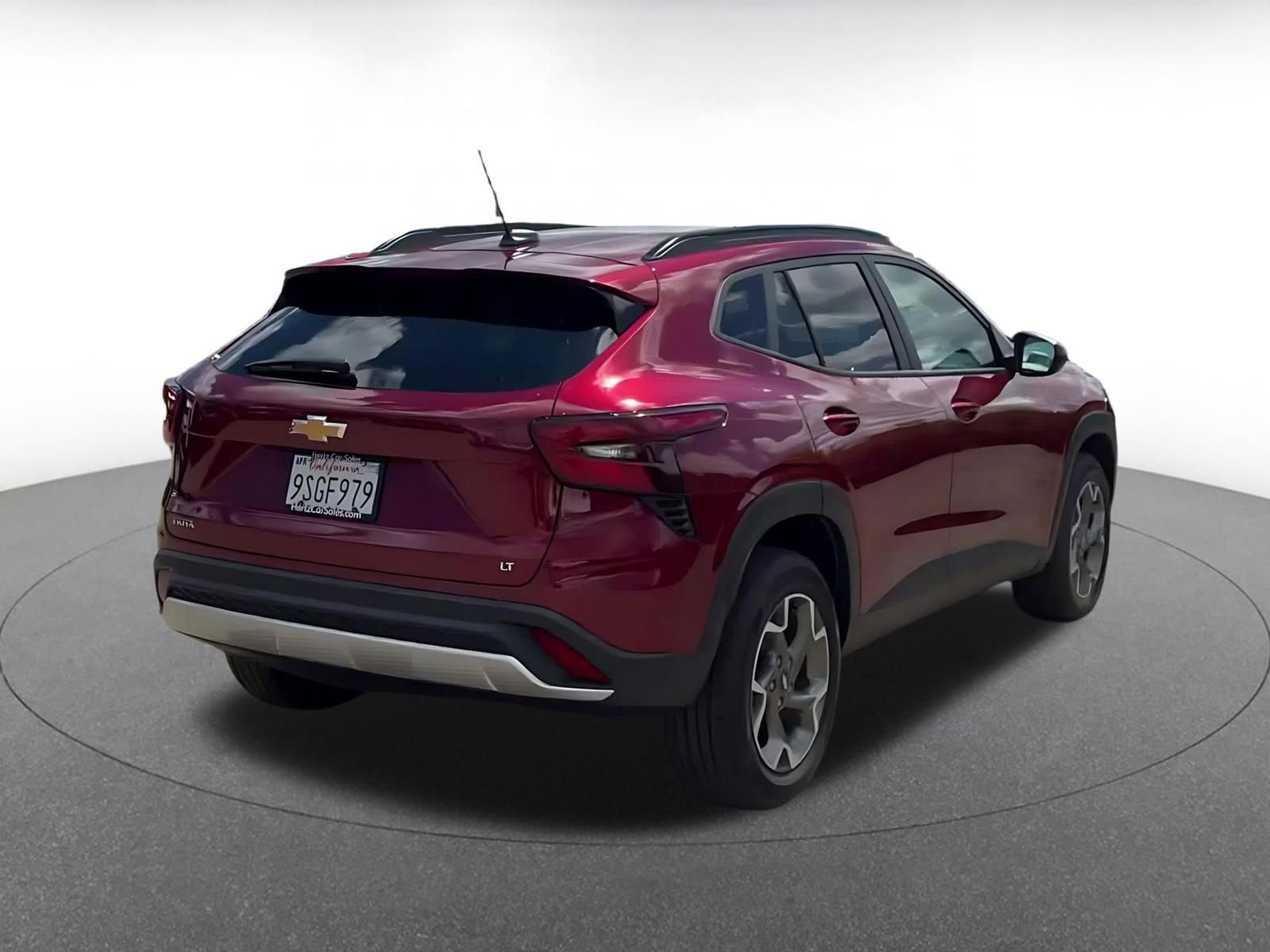 Used 2025 Chevrolet Trax LT FWD image 14