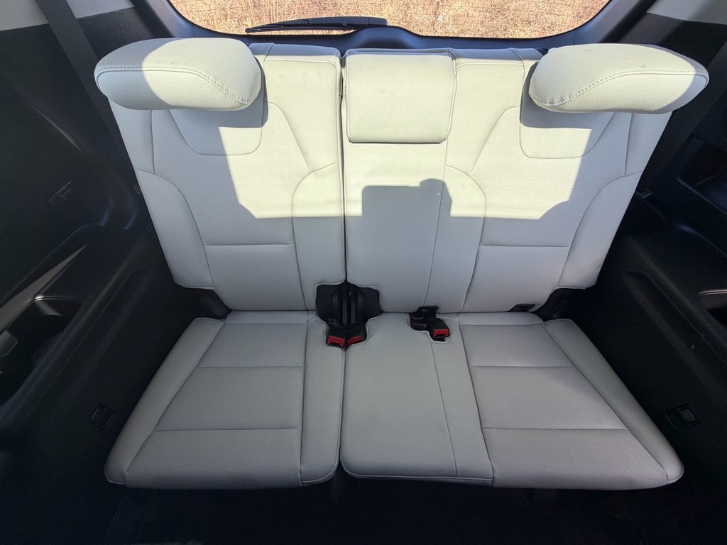 Used 2025 Kia Telluride SX image 16
