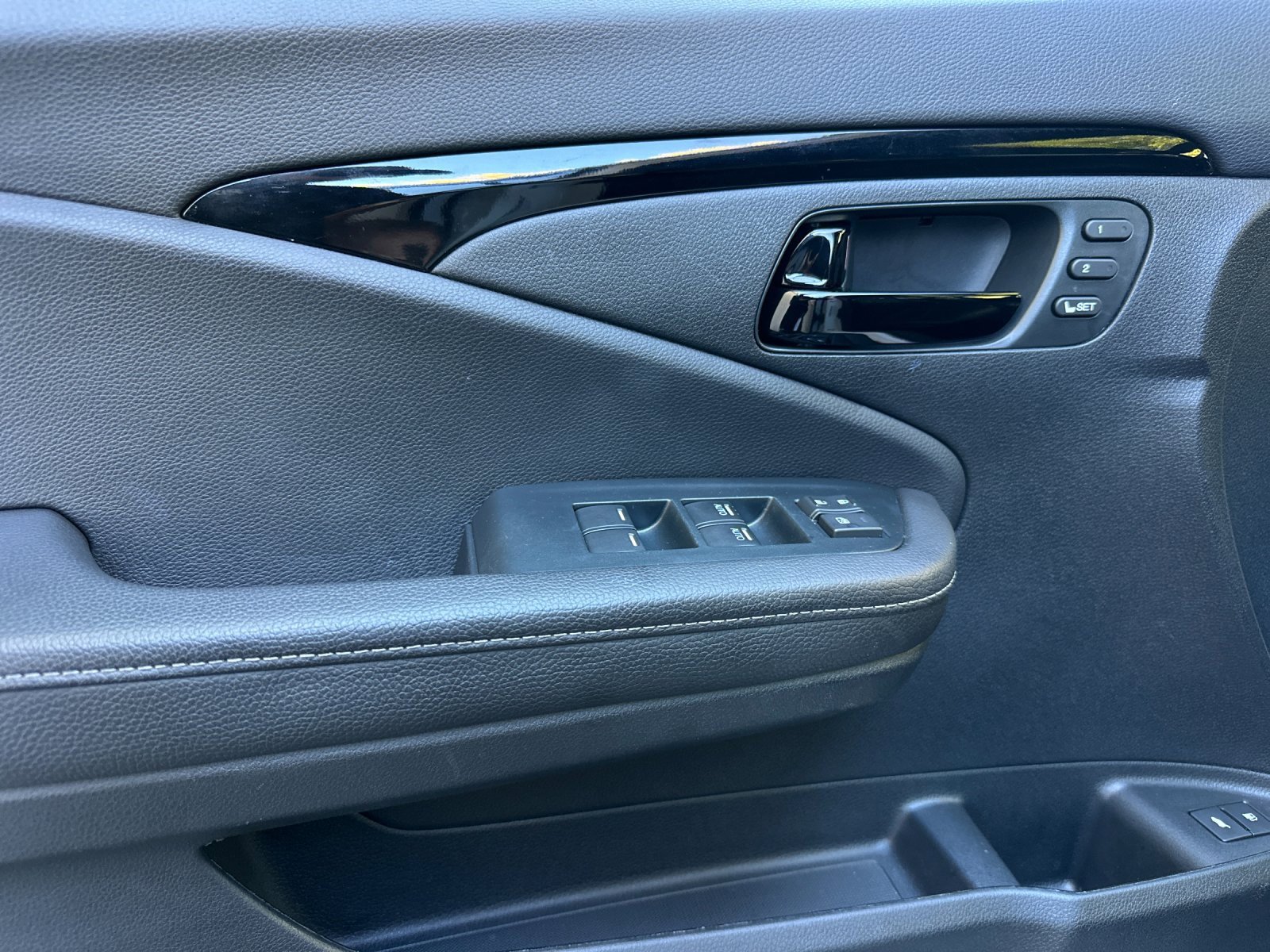 Used 2023 Honda Passport Elite image 11