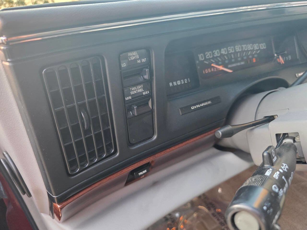 Used 1999 Buick Le Sabre Custom image 39